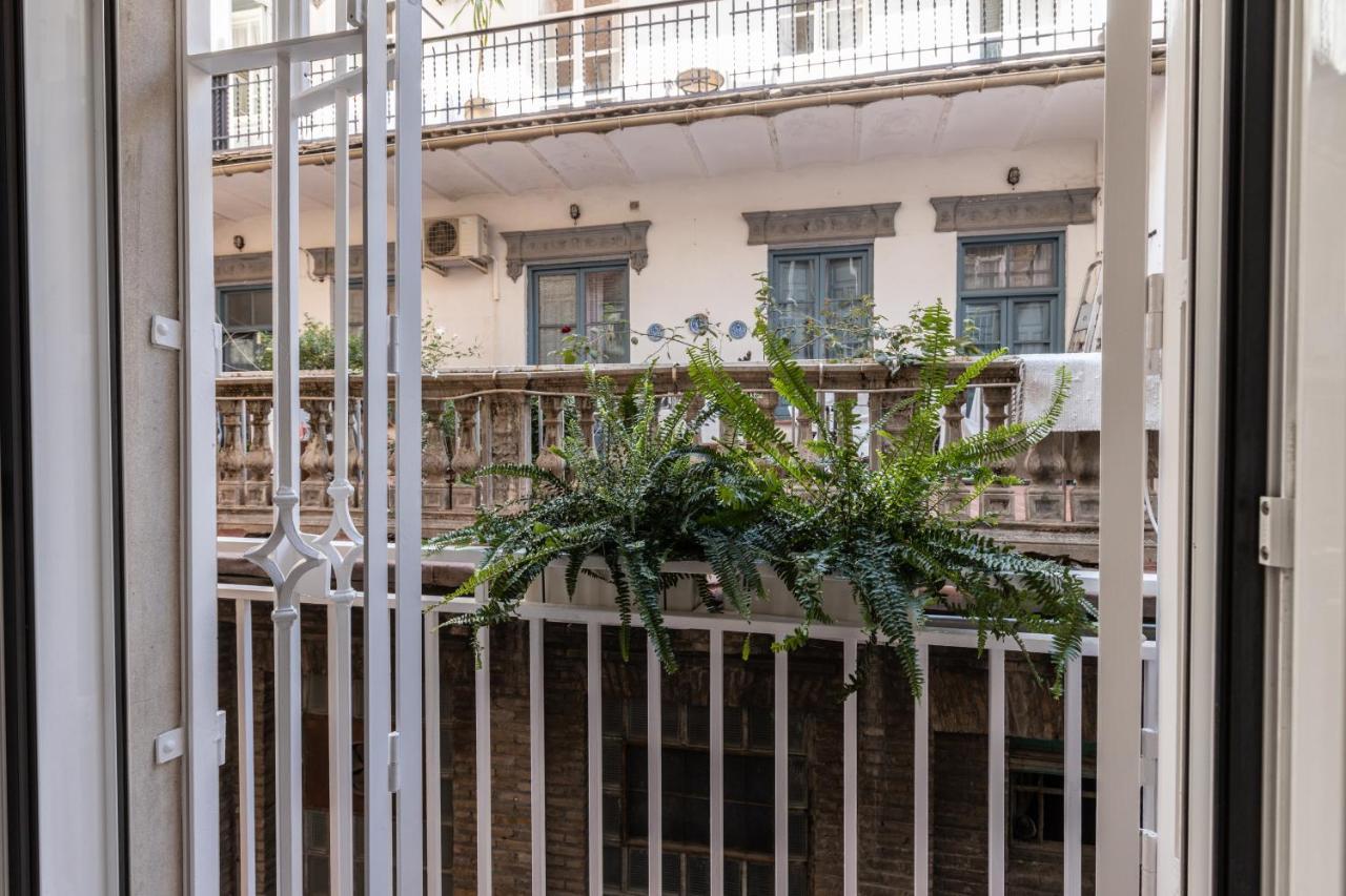 El Almirez Granada Exterior foto
